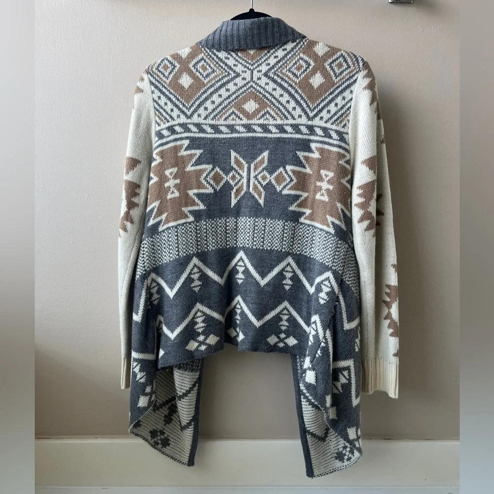 Pink Rose Open-Front Southwestern Cardigan in Gray, Cream & Brown- Size Medium